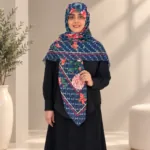 روسری سیا اسکارف طرح گل سرمه ای صورتی
