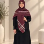 روسری نخ ژاکارد طرح دیور لمه دار زرشکی
