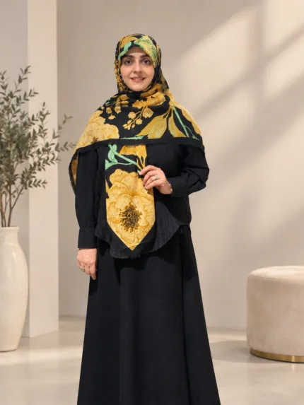 روسری سیا اسکارف طرح گل زرد