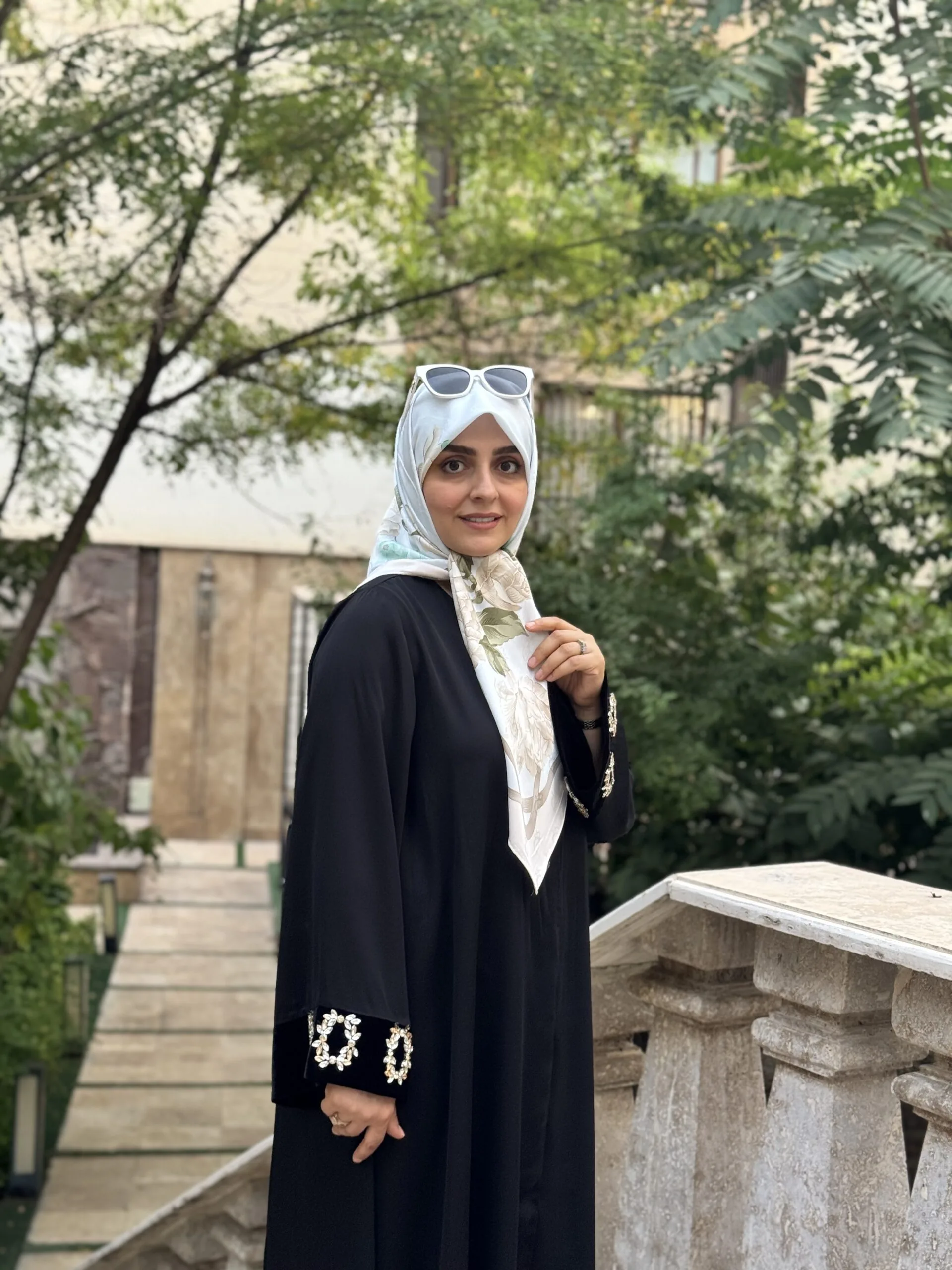 IMG_4201 روسری ابریشم ژاکارد پیونی آبی روشن